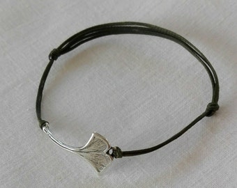 Pulsera hoja de ginkgo con cordón