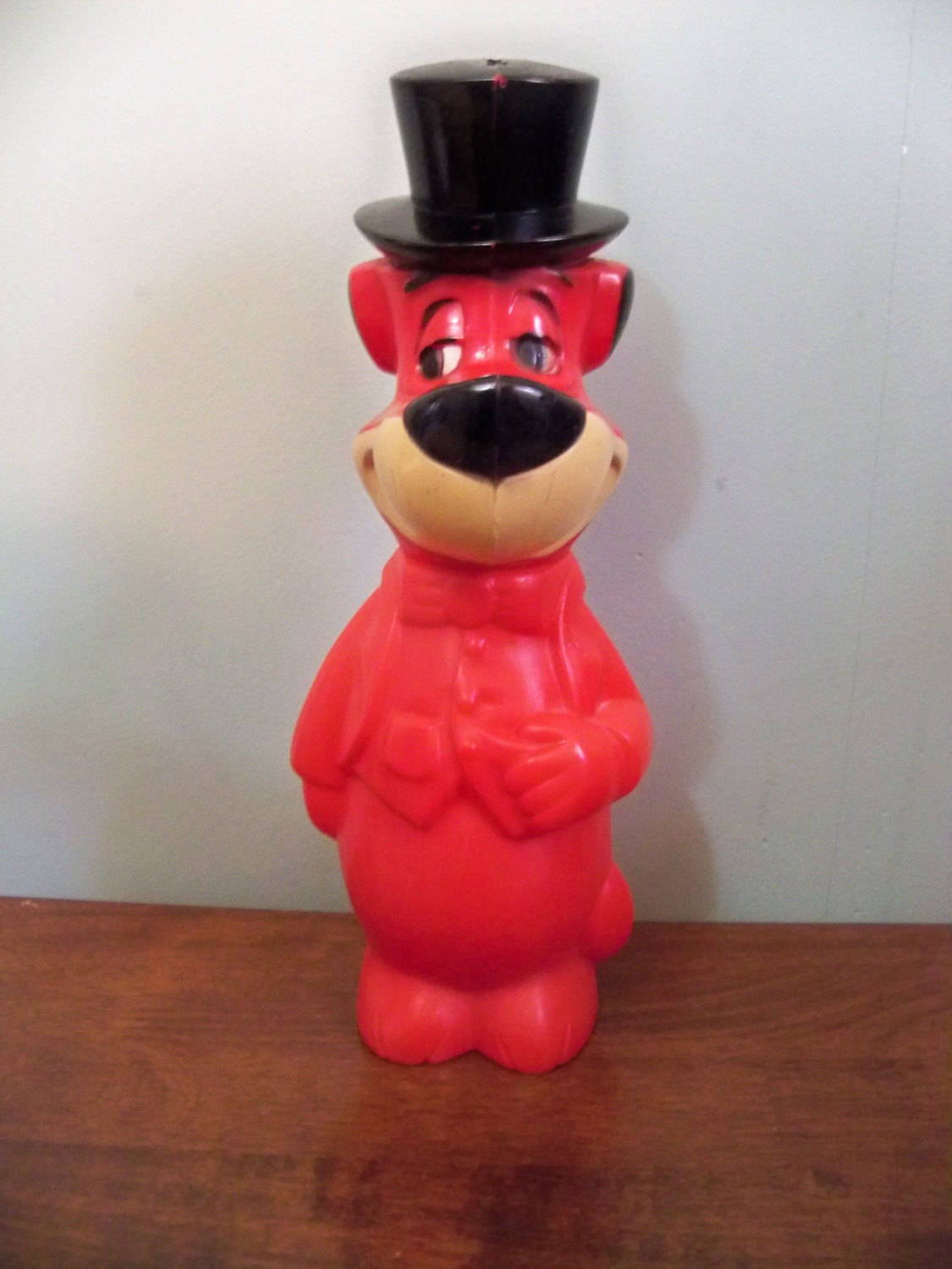 huckleberry hound plastic bank vintage red