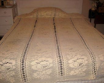 Antique Crocheted Bed Spread, Queen, White Cotton