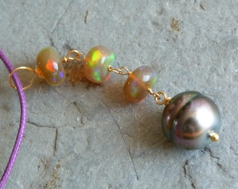 18 kt yellow gold pendant, tahiti pearl and opals: IMPORTANT, French vat is included, 20% off for US,UK and canadian buyers