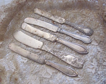 Knives - Lot of 5 French Blade Silver Plate Spreader Butter Knives - Assorted Patterns (#6) Craft