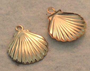 2 Gold Sea shell Charms - 14kt Gold Filled Ocean - Beach Charms - S7