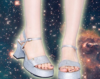 90s Vintage Silver Glitter Clueless Disco NYE Strappy Goth Rave Heeled Platform Sandal 8.5
