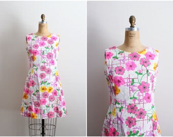1960s Flower Power Dress / 60s Mod Dress / Summer Dress/ Size S/M