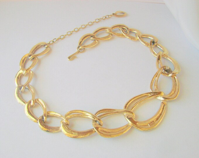 Trifari TM Navy Blue Enamel Goldtone Modernist Necklace / Designer Signed / 80s Vintage Jewelry / Jewellery