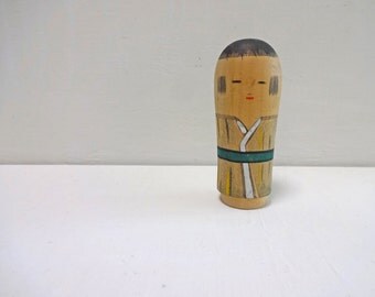 2.9in Vintage Japanese Miniature Wood KOKESHI Doll