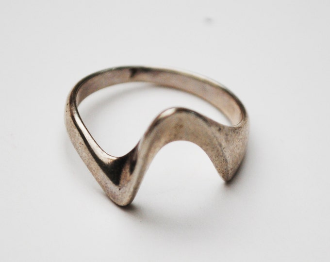 Sterling Wave Ring - Silver Abstract Modern - size 7