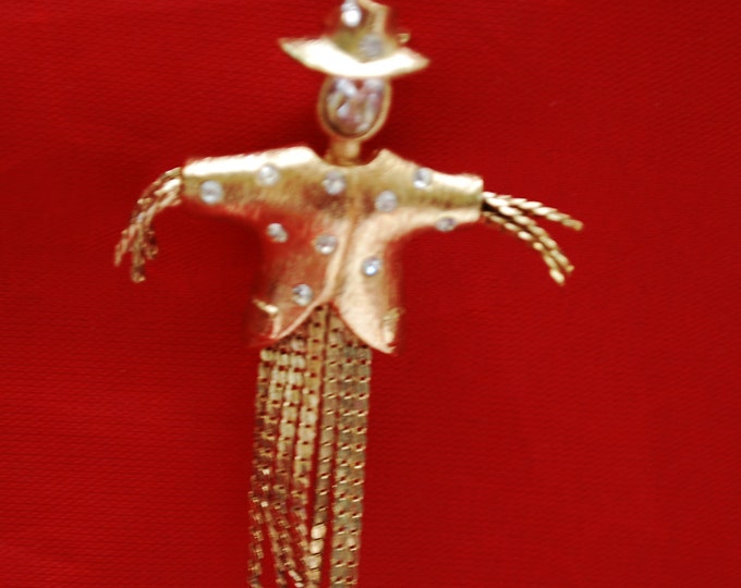 Gold Scarecrow brooch - Dangle Mesh chain - Clear Crystal Rhinestone - Man figurine pin