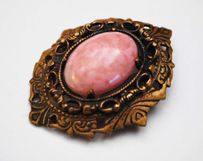 Victorian Pink Art Glass Gold Brooch - Ornate Brass gold Metal - Oval shape - Pink art glass Cabochon