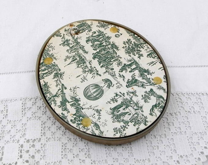 Vintage French Oval Domed Glass Picture Frame with Silk Rose Flower Composition, Floral Arrangement Wall Hanging, Mid Century, 1950s, 1960s Vintage French Oval Domed Glass Picture Frame with Silk Rose Flower Composition, Floral Arrangement Wall Hanging, Mid Century, 1950s, 1960s