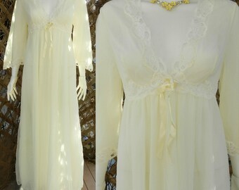 Gorgeous 60's Pastel Yellow Chiffon House Coat, Nightgown / Size Large Full Length Peignoir Lingerie, Love Lee Canada