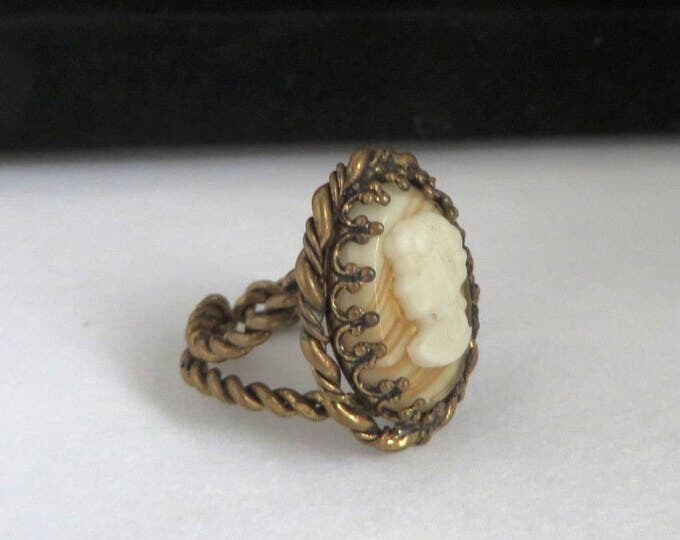 Vintage Brass Tone Adjustable Cameo Ring