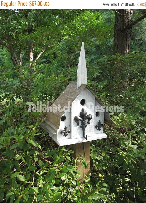 25 OFF Flash Sale Birdhouse In Reclaimed by TallahatchieDesigns