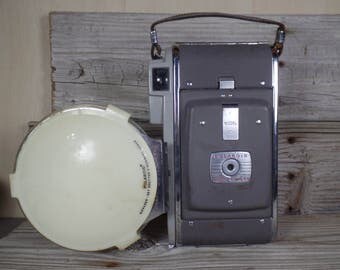1954 Polaroid Highlander Bellowed Model 80 Camera With Flash Unit Polaroid Instant Camera Polaroid 600 Film SX70 Land Camera Camera Strap