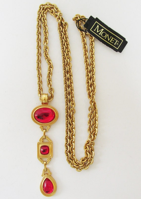 Stylish Vintage 1970s Signed Monet Gold Toned Red Cabochon