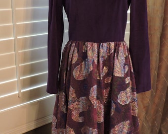 New Listing** - Vintage Maxi Dress Size M Purple Long Sleeve Paisley Velvet Polyester 1970s