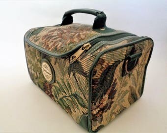 Vintage Tapestry Vanity Case/Bag, Tapestry Handbag, Mirrored train case , Vanity Case w/ Mirror, Make Up Train Case, 70s