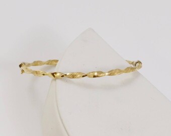 14k Yellow Gold Bangle Bracelet 7'' Around(01122)