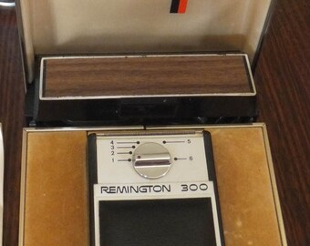Vintage Shaver/ Razor,Reminton mobile razor,Australian made, the perfect gift for him!!