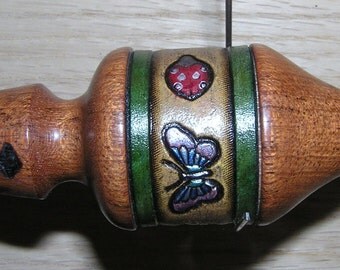 Viking Santa Russian Lace Spindle with Leather Band .11 1/2" (EDS0907)