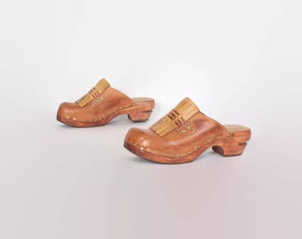 Vintage 70s Leather CLOGS / 1970s Brown Platforms 8 1/2 39