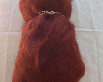Alpine STONE SHEEP fleece - Red