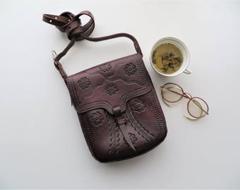 70s Tooled Leather Bag Dark Cherry Chocolate Brown Saddle Satchel Travel Clutch