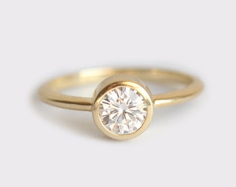 Round Diamond Ring, Round Solitaire Diamond ring, Bezel Diamond Ring, Brilliant Cut Diamond Ring, Simple Diamond Ring, Yellow Gold Ring