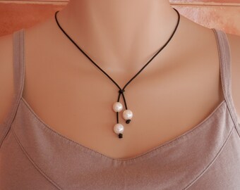 leather pearl choker leather pearl necklace Boho pearl necklace 3 pearl necklace triple pearl leather necklace pearl necklace leather