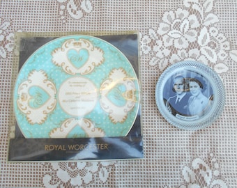 Set of 2 Royal Cremative Porcelaine Plates - Royal Worchester