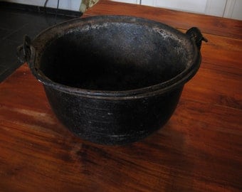 Antique cauldron - metal handle with 1800's ...
