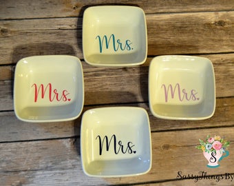 Mrs. ring dish-jewelry dish-custom ring dish - personalized jewelry dish - bridal shower gift - bridesmaid gift - custom gift