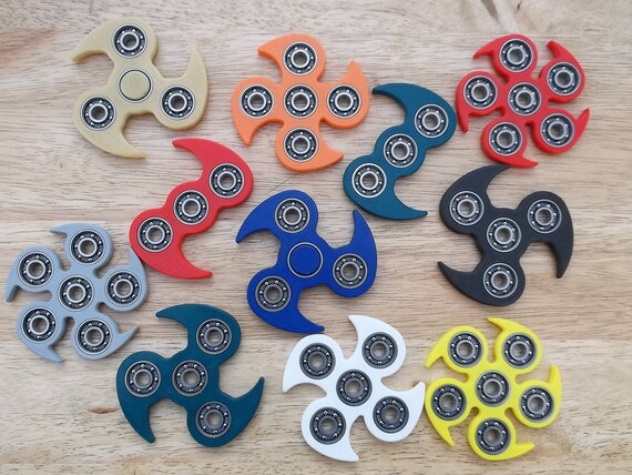 bladed fidget spinner
