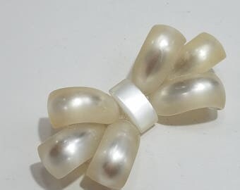 Beautiful Lucite Bow Brooch
