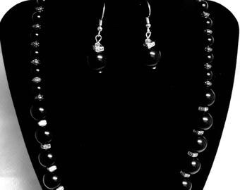 Black pearl necklace