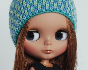 Seaside - knitted hat for Blythe with mosaique pattern