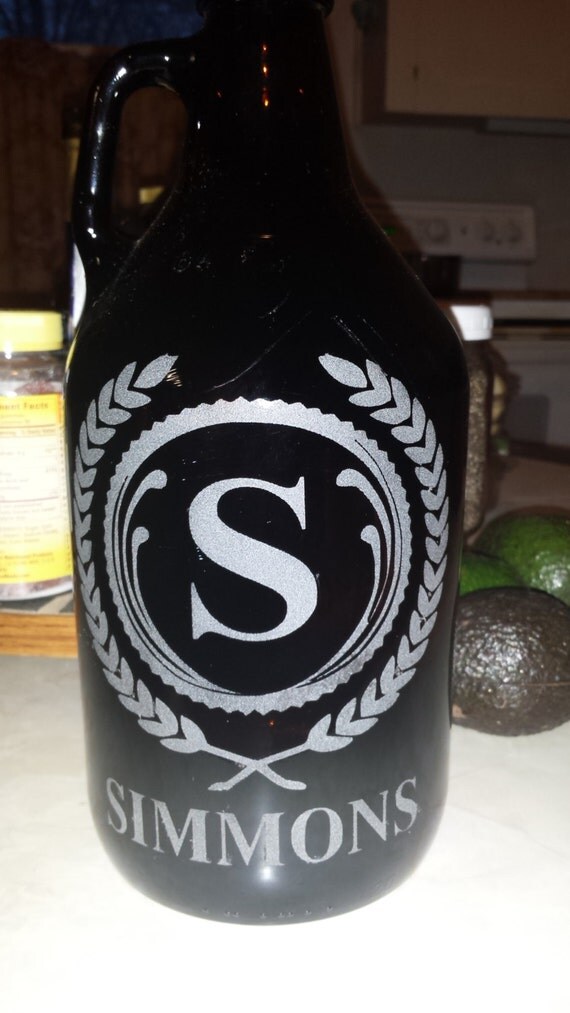 Engraved beer growler with beer pints laurel wreath growler