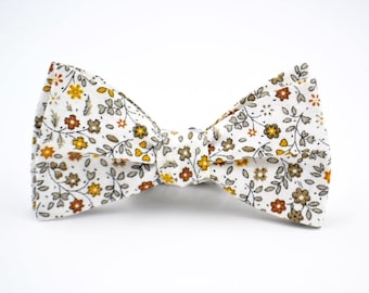 Floral Freestyle Bow Tie, Cream Floral Bow Tie, Boho Floral Bowtie, Groomsmen Bow Tie, Wedding Bow Tie, Self Tie Bow Tie