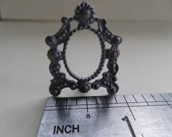 1:12th Free standing Photo Picture Frame in Silver Filigree for the Dolls House