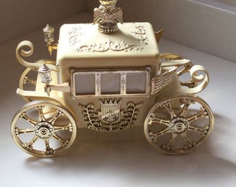 Jewelry box, vintage musical jewelry box, horse and carriage, Hollywood Regency