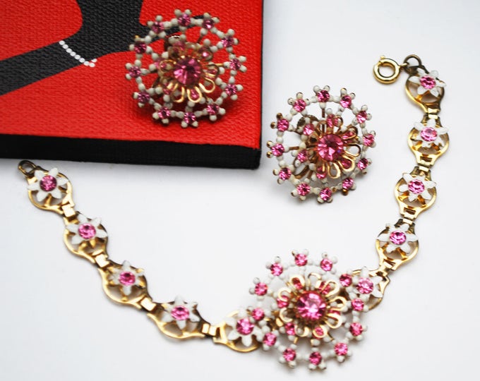 Vintage Flower Bracelet and Earring - Pink rhinestone - white Enamel Gold metal Floral jewelry set