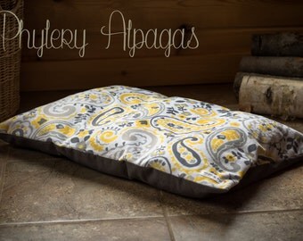 Dog beds small cat bed alpaca fiber insert, white, Yellow. lit pour chat et chien avec bourre en fibre d'alpaga, gris, blanc et jaune
