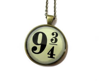 HARRY POTTER jewelry - harry potter necklace - potterheads - Platform 9 3/4 pendant - Hogwarts Express - Harry Potter Party - fan