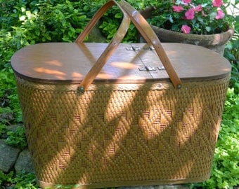 Vintage Basket, Storage Basket, Redmon Picnic Basket, Large Wicker Basket