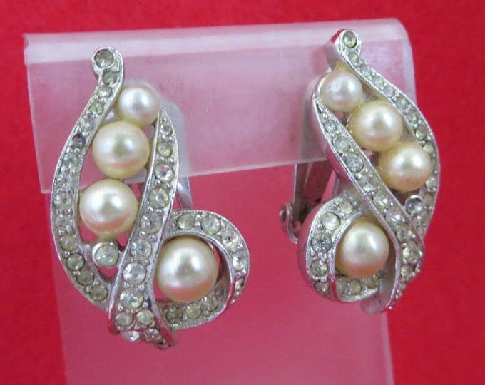 ON SALE! Vintage Marvella Faux Pearl Rhinestone Earrings, Silver Tone Clip-on Earrings