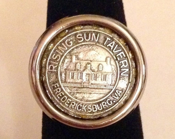 Storewide 25% Off SALE Vintage Silver Tone Fredericksburg Virginia Rising Sun Tavern Commemorative Coin Ring Featuring Portrait Building Des