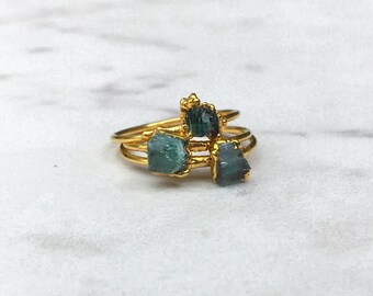 Emerald Ring, Stacking Ring, Raw Crystal Ring, May Birthstone Ring, Boho Ring, Gold Ring, Stone Ring, Gemstone Ring, Minimalist Ring