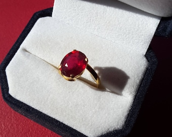 Ring yellow gold 18 ct, 18 k, 750 and Ruby