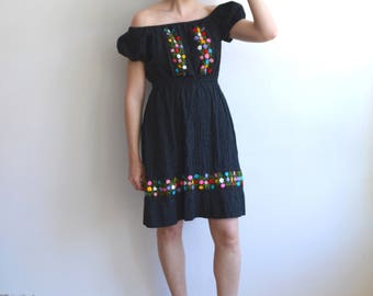 Vintage 70s Embroidered Mexican Off the Shoulder Dress/ Black Cotton Mini Dress/ Medium