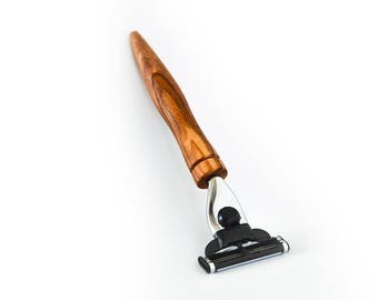 Razor with olive wood handle Gillette Mach-3 "Zugspitze"